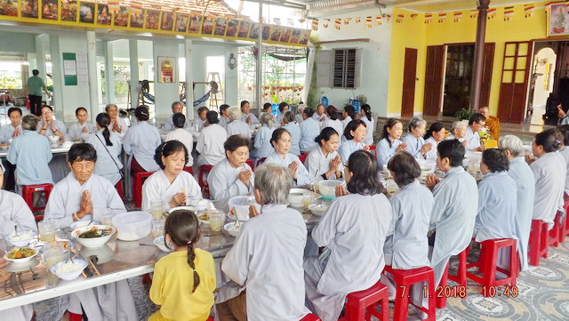 Chùa Long Thạnh: Khóa tu Bát quan trai cuối năm Đinh Dậu