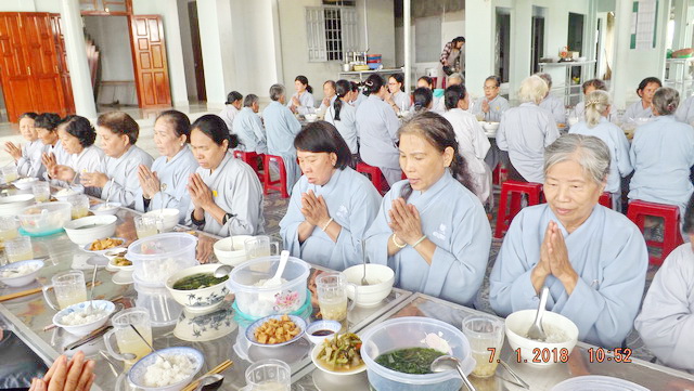 Chùa Long Thạnh: Khóa tu Bát quan trai cuối năm Đinh Dậu