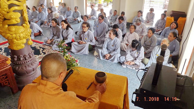 Chùa Long Thạnh: Khóa tu Bát quan trai cuối năm Đinh Dậu