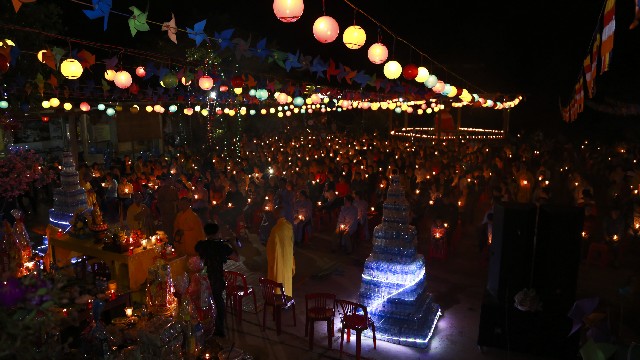 Đắk Nông: Chùa Liên Hoa Tổ Chức Lễ Hoa Đăng Vía Dược Sư