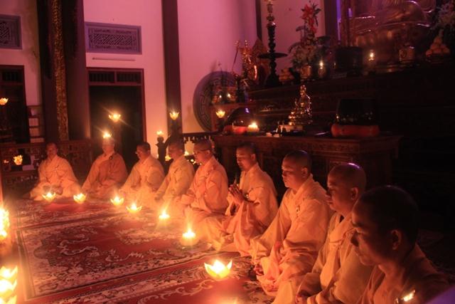 Chùa Pháp Hoa, Đắk Nông, tổ chức đêm hoa đăng Phật thành đạo