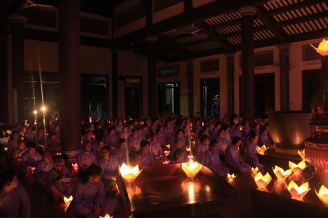Chùa Pháp Hoa, Đắk Nông, tổ chức đêm hoa đăng Phật thành đạo