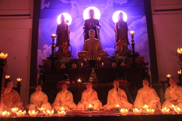 Chùa Pháp Hoa, Đắk Nông, tổ chức đêm hoa đăng Phật thành đạo