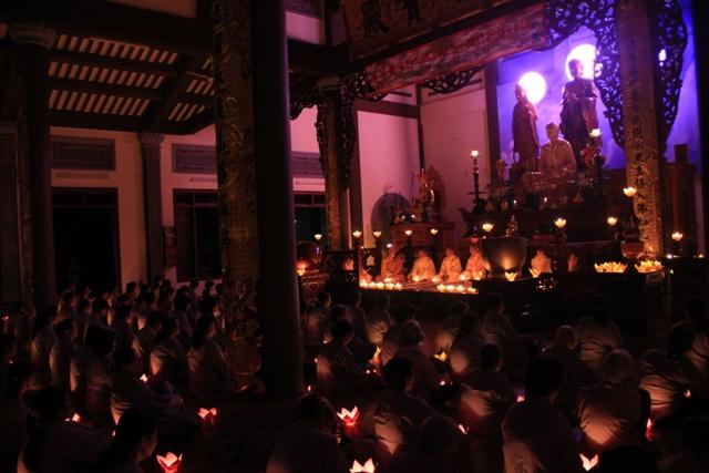 Chùa Pháp Hoa, Đắk Nông, tổ chức đêm hoa đăng Phật thành đạo