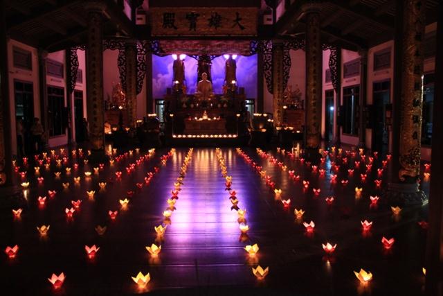 Chùa Pháp Hoa, Đắk Nông, tổ chức đêm hoa đăng Phật thành đạo