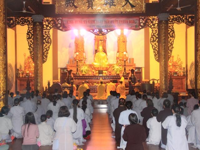 Chùa Pháp Hoa, Đắk Nông, tổ chức đêm hoa đăng Phật thành đạo