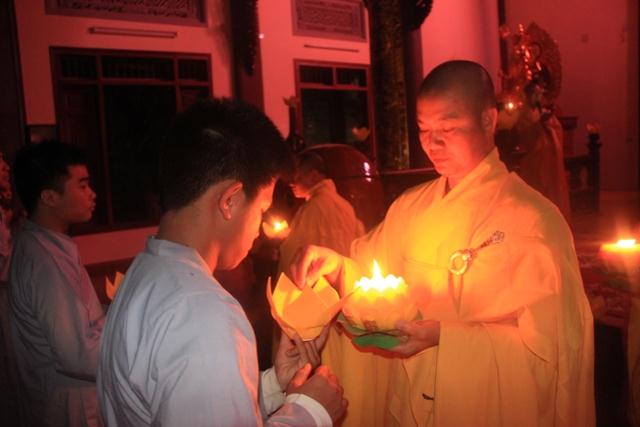 Chùa Pháp Hoa, Đắk Nông, tổ chức đêm hoa đăng Phật thành đạo