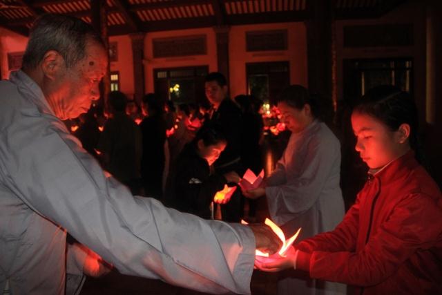 Chùa Pháp Hoa, Đắk Nông, tổ chức đêm hoa đăng Phật thành đạo