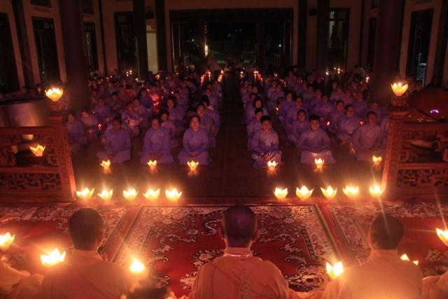Chùa Pháp Hoa, Đắk Nông, tổ chức đêm hoa đăng Phật thành đạo