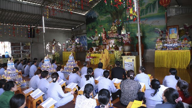 Đắk Nông: Chùa Liên Hoa Tổ Chức Lễ Hoa Đăng Vía Dược Sư