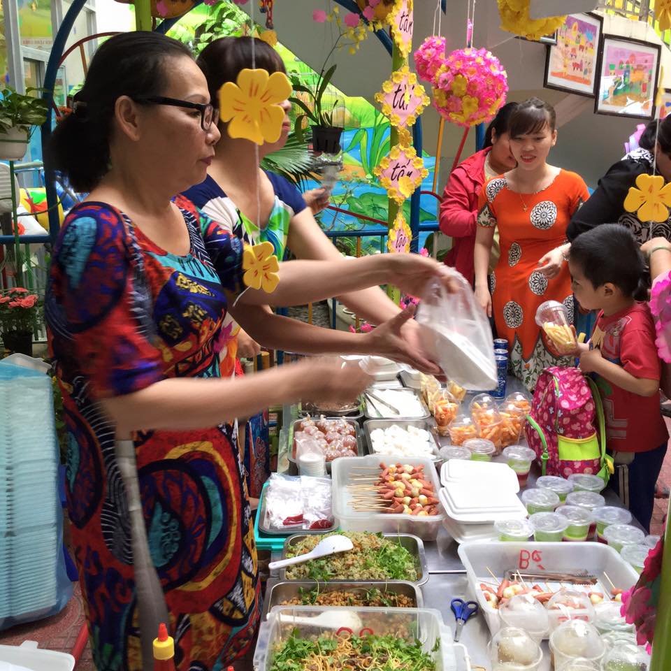 Hội chợ Xuân Yêu thương qua lăng kính của các bé Trường Mầm Non Võ Trứ