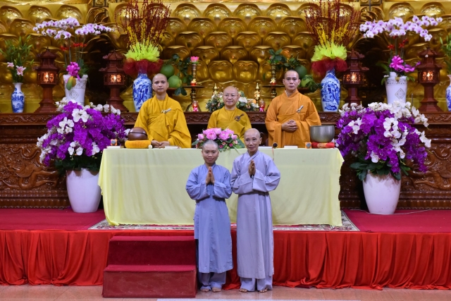 Chùa Giác Ngộ: Trang nghiêm lễ thế phát xuất gia cho 2 tín nữ