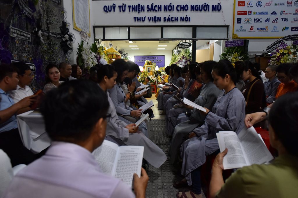 Hướng Dương Ngời Sáng Thiên Thu