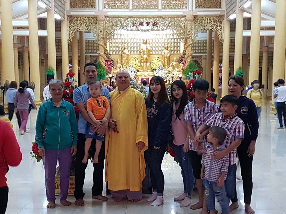 Tự tại tùy duyên