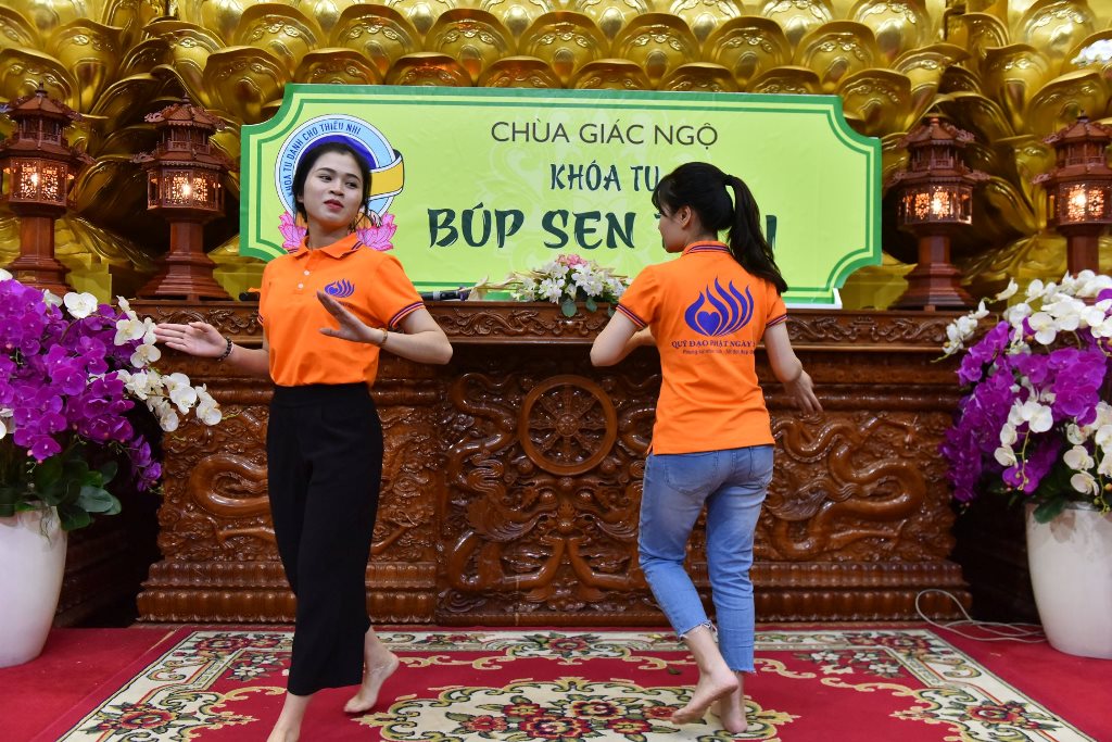 Chùa Giác Ngộ: Khóa Tu Búp Sen Từ Bi lần thứ 13