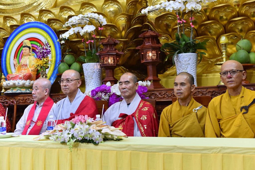 HT. Phiến Bạch Vân giao lưu Với Phật tử chùa Giác Ngộ và phát triển quan hệ Việt - Hàn