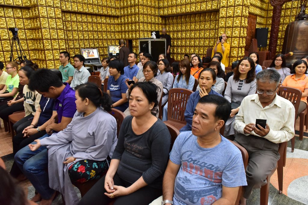 HT. Phiến Bạch Vân giao lưu Với Phật tử chùa Giác Ngộ và phát triển quan hệ Việt - Hàn