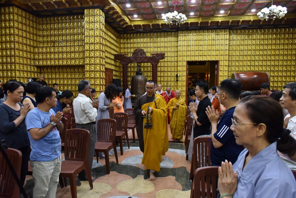 HT. Phiến Bạch Vân giao lưu Với Phật tử chùa Giác Ngộ và phát triển quan hệ Việt - Hàn