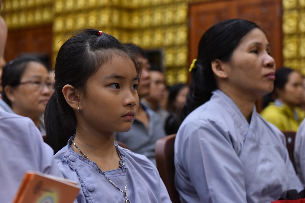 Chùa Giác Ngộ: Lễ Sám Hối và giới thiệu sách “Đứng dậy và bước đi” tác giả Nguyễn Hướng Dương (13/06/2018)