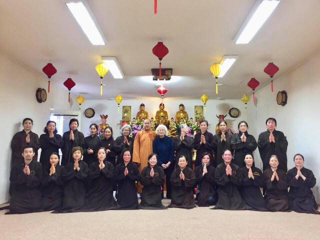 Lung Linh Đêm Hội Hoa Đăng Tại Chùa Vĩnh Nghiêm Praha- Cộng Hoà Séc