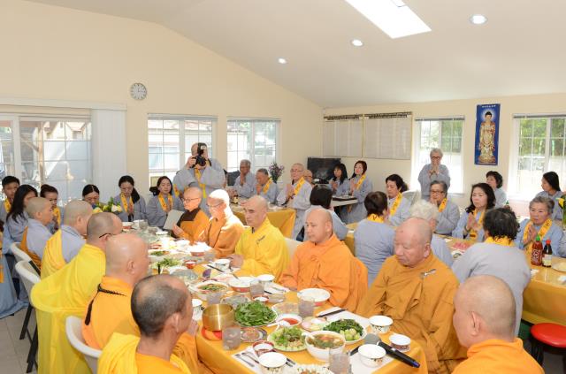 Lễ thọ giới Bồ Tát tại gia tại Quan Âm Tịnh Xá,San Jose,Hoa Kỳ