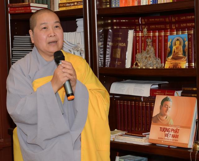Phái đoàn hoằng pháp Châu Âu đến thăm và giảng pháp tại chùa Thanh Lương Sacramento