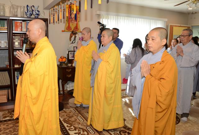Phái đoàn hoằng pháp Châu Âu đến thăm và giảng pháp tại chùa Thanh Lương Sacramento