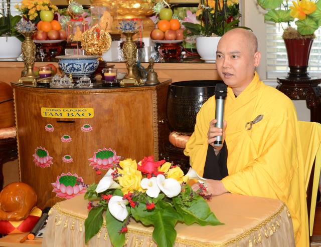 Phái đoàn hoằng pháp Châu Âu đến thăm và giảng pháp tại chùa Thanh Lương Sacramento