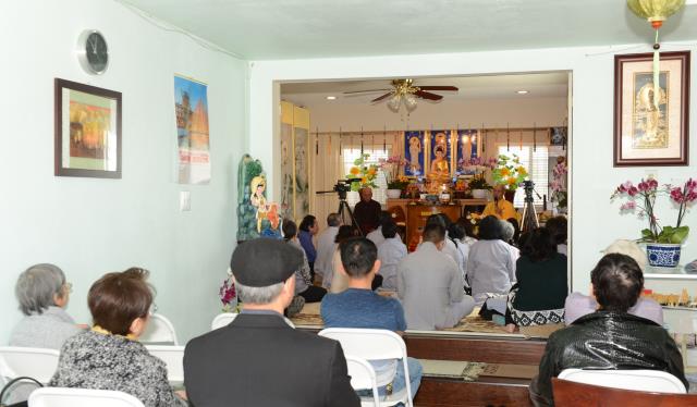 Phái đoàn hoằng pháp Châu Âu đến thăm và giảng pháp tại chùa Thanh Lương Sacramento