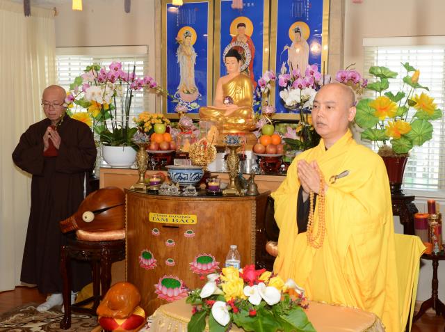 Phái đoàn hoằng pháp Châu Âu đến thăm và giảng pháp tại chùa Thanh Lương Sacramento