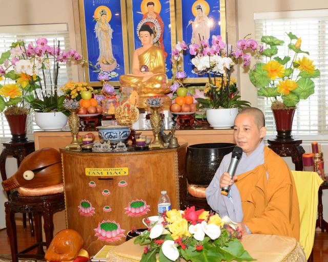 Phái đoàn hoằng pháp Châu Âu đến thăm và giảng pháp tại chùa Thanh Lương Sacramento