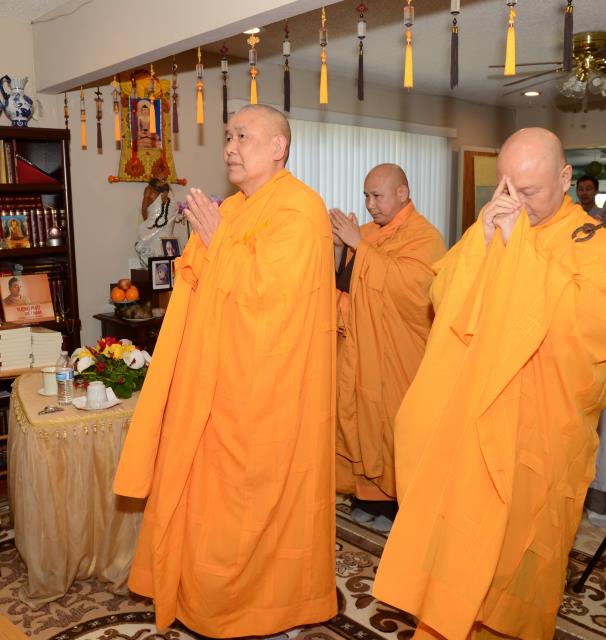 Phái đoàn hoằng pháp Châu Âu đến thăm và giảng pháp tại chùa Thanh Lương Sacramento