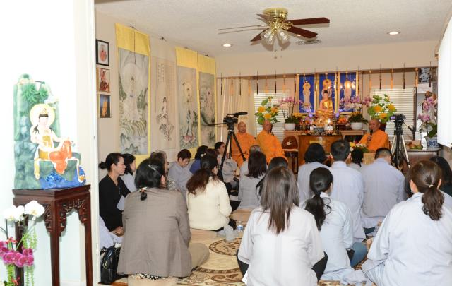 Phái đoàn hoằng pháp Châu Âu đến thăm và giảng pháp tại chùa Thanh Lương Sacramento