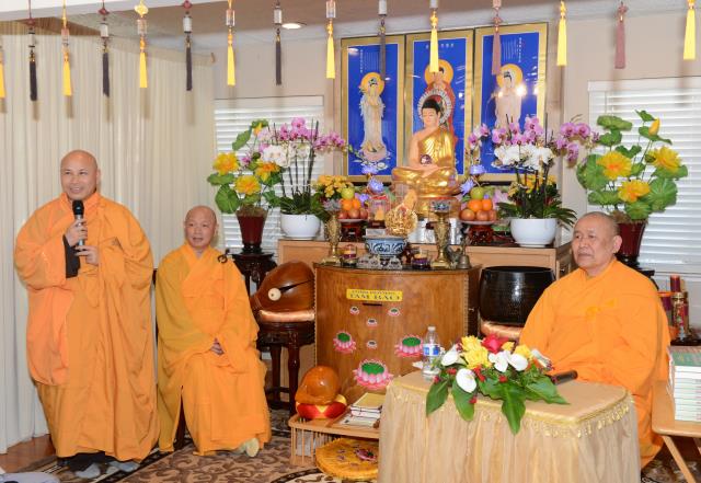 Phái đoàn hoằng pháp Châu Âu đến thăm và giảng pháp tại chùa Thanh Lương Sacramento