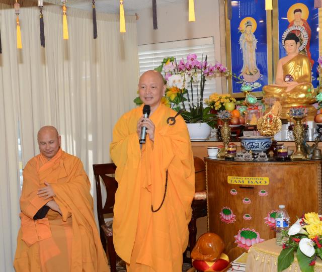 Phái đoàn hoằng pháp Châu Âu đến thăm và giảng pháp tại chùa Thanh Lương Sacramento
