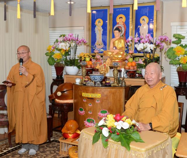Phái đoàn hoằng pháp Châu Âu đến thăm và giảng pháp tại chùa Thanh Lương Sacramento