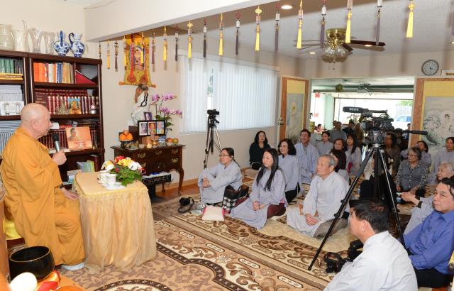 Phái đoàn hoằng pháp Châu Âu đến thăm và giảng pháp tại chùa Thanh Lương Sacramento