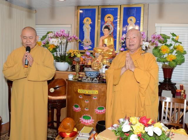 Phái đoàn hoằng pháp Châu Âu đến thăm và giảng pháp tại chùa Thanh Lương Sacramento