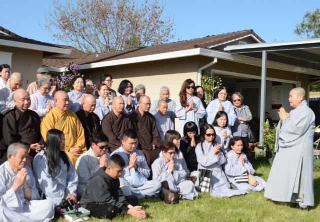 Phái đoàn hoằng pháp Châu Âu đến thăm và giảng pháp tại chùa Thanh Lương Sacramento