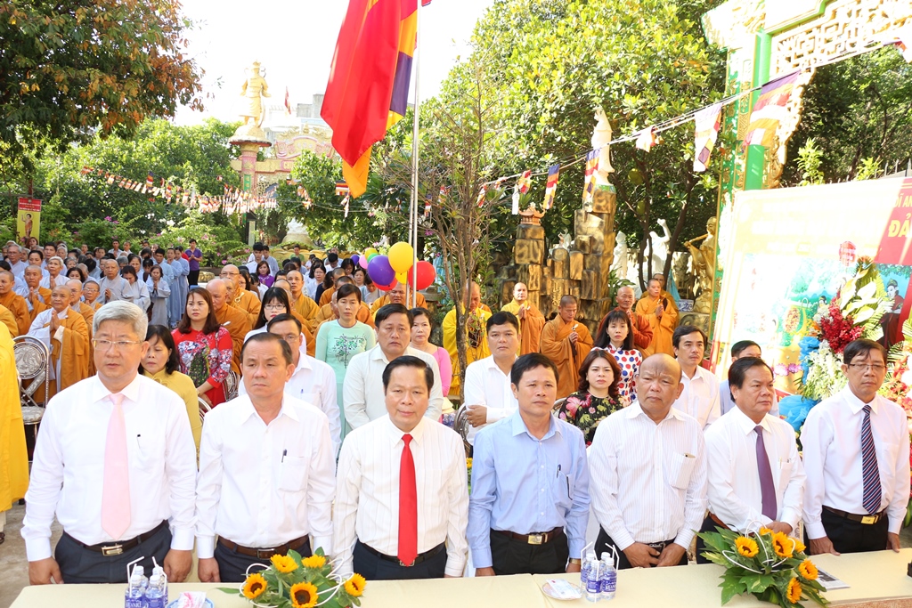 Bình Dương: Ban Trị sự GHPGVN thị xã Dĩ An kính mừng Đại lễ Phật Đản.