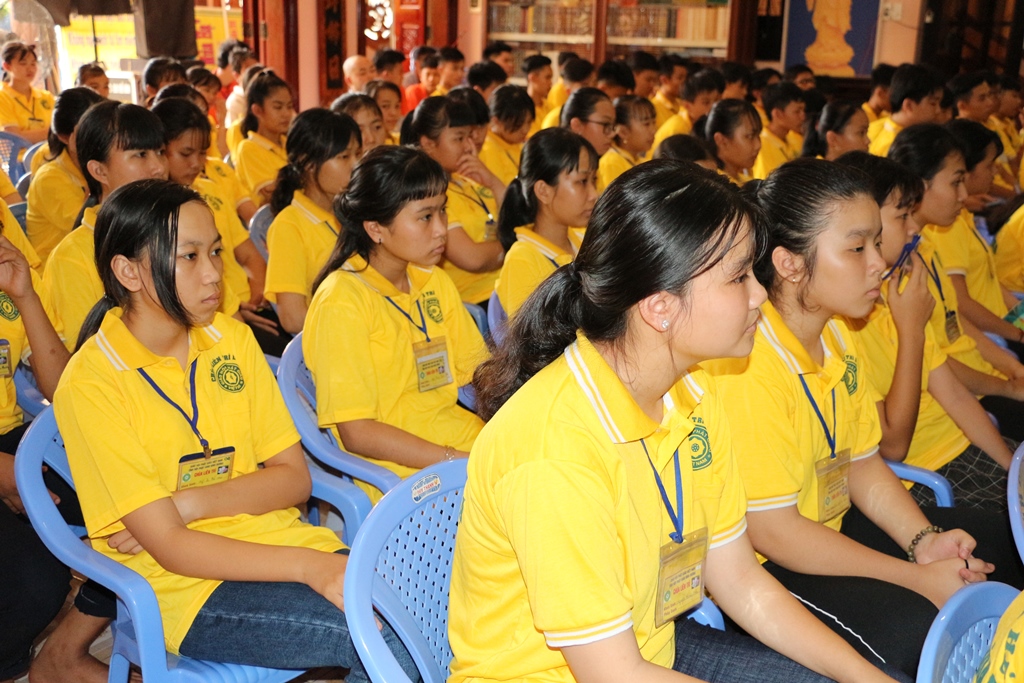 Chùm ảnh: Thời pháp thoại khóa tu “Sen Thanh Mùa Hạ”.