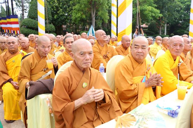 PG Bình Dương: Chào mừng Đại lễ Phật đản PL.2562 – DL.2018