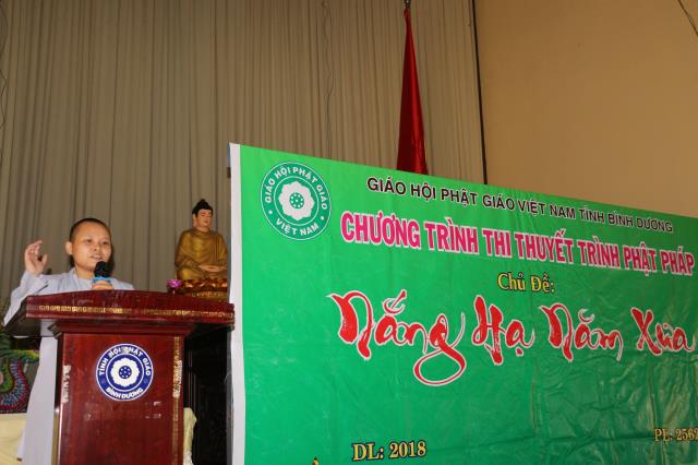 Chùm ảnh: Trường TCPH Bình Dương Thuyết trình giáo lý đón mừng ngày Phật Đản sinh.