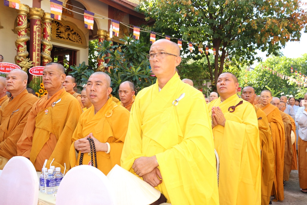 Bình Dương: Ban Trị sự GHPGVN thị xã Dĩ An kính mừng Đại lễ Phật Đản.