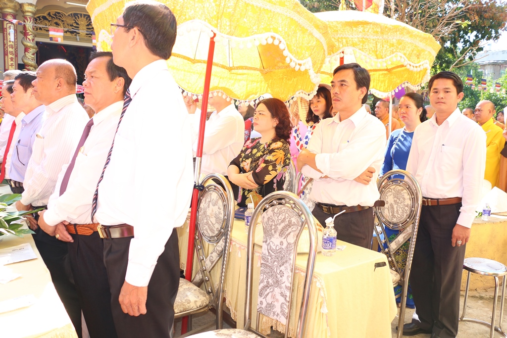 Bình Dương: Ban Trị sự GHPGVN thị xã Dĩ An kính mừng Đại lễ Phật Đản.