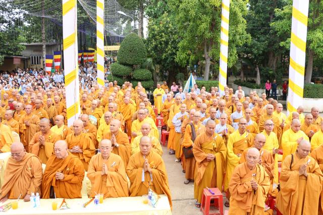 PG Bình Dương: Chào mừng Đại lễ Phật đản PL.2562 – DL.2018