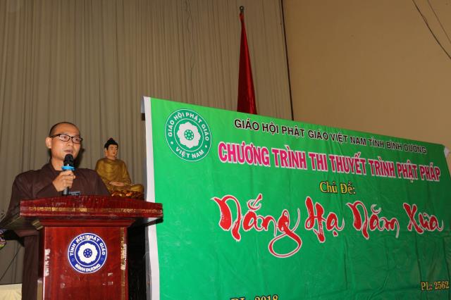 Chùm ảnh: Trường TCPH Bình Dương Thuyết trình giáo lý đón mừng ngày Phật Đản sinh.