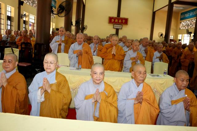Bình Dương: Buổi thuyết giảng đầu tiên tại đạo tràng an cư kiết hạ.