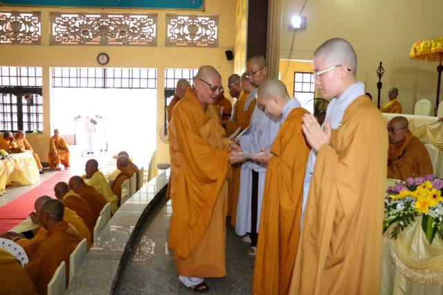 Chùm ảnh: Trường TCPH Bình Dương Thuyết trình giáo lý đón mừng ngày Phật Đản sinh.