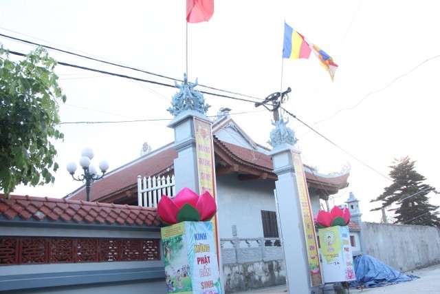 Phật đản về với bệnh viện Phong Văn Môn